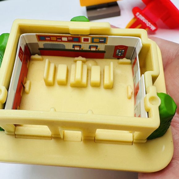 McDONALD'S 2025 Lil McDonalds #2 Restaurant & #14 Miniature Sign Lot of 2 Toys - Picture 5 of 10